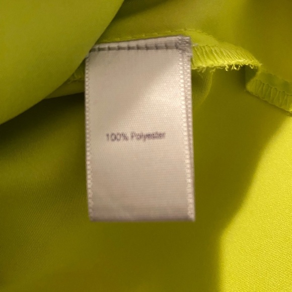 Vibrant JENNIFER LOPEZ XS Pop of Lime Green Color Flowy Effortless Glam Top - Picture 5 of 5